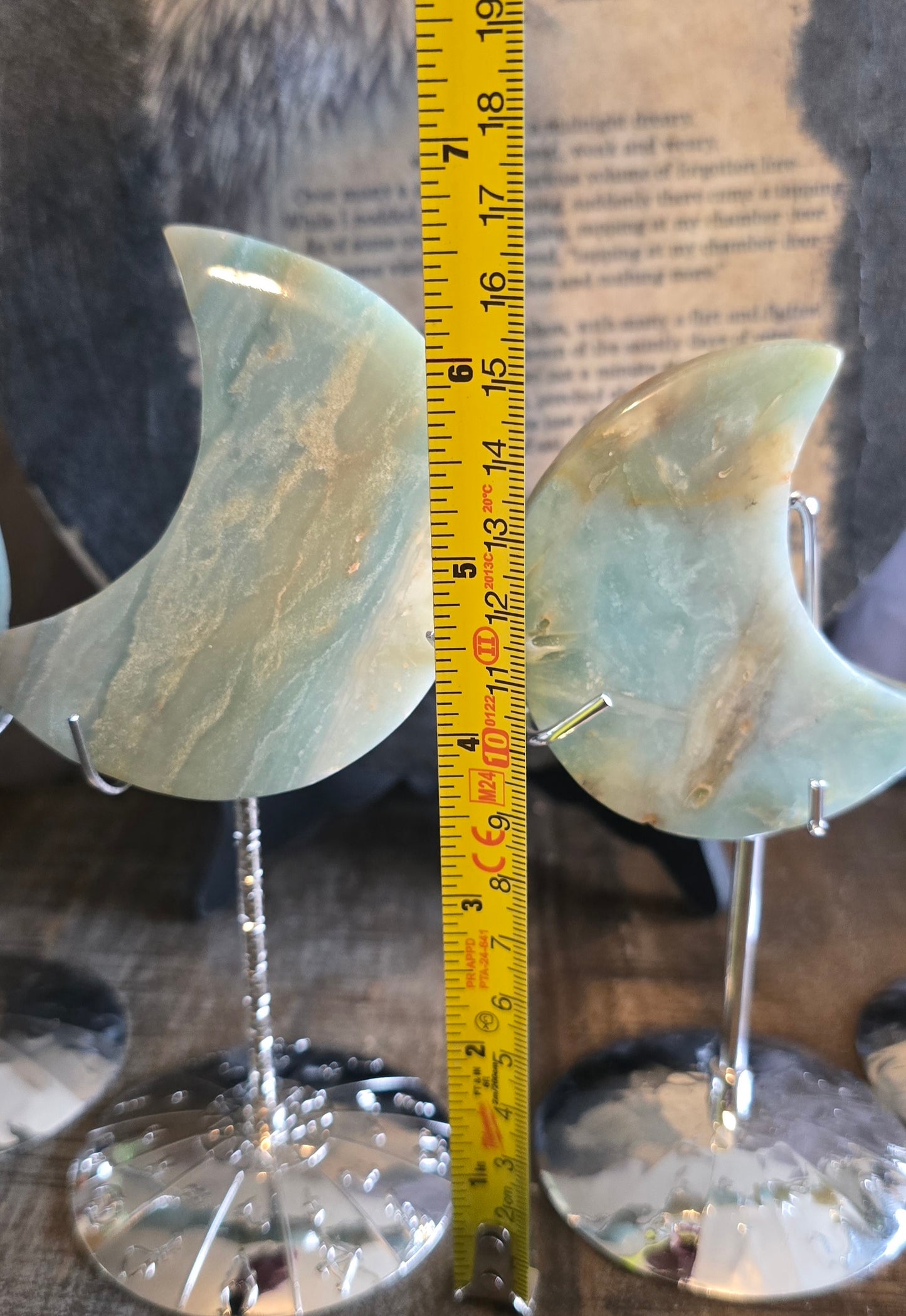 S0120 Caribbean Calcite Moon & Stand