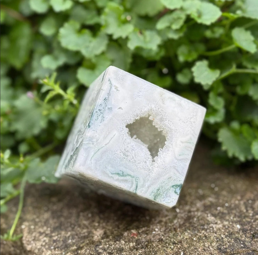 Floating Cube – Raven's Nest Rock & Gift Emporium