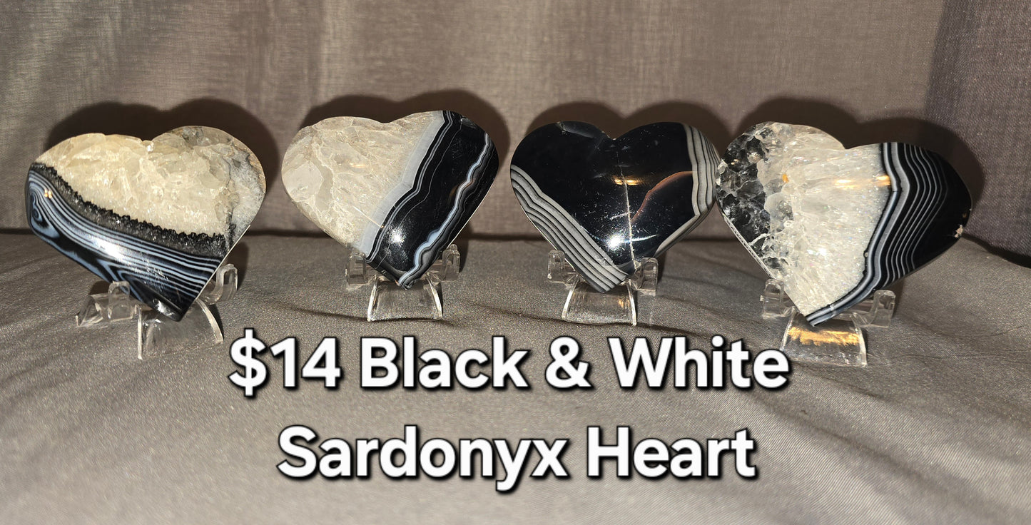 Black & White Sardonyx Palmstone