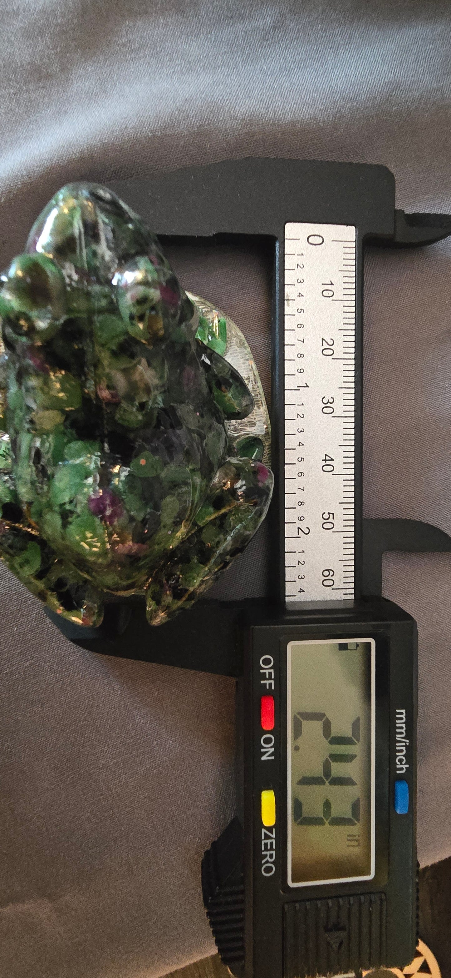 Ruby Zoisite Resin/chip Frog