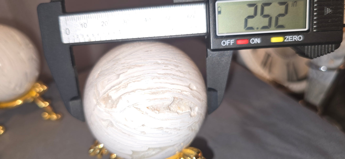 White Mexican Crazy Lace Sphere