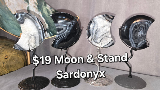 Black & White Sardonyx Moon & Stand
