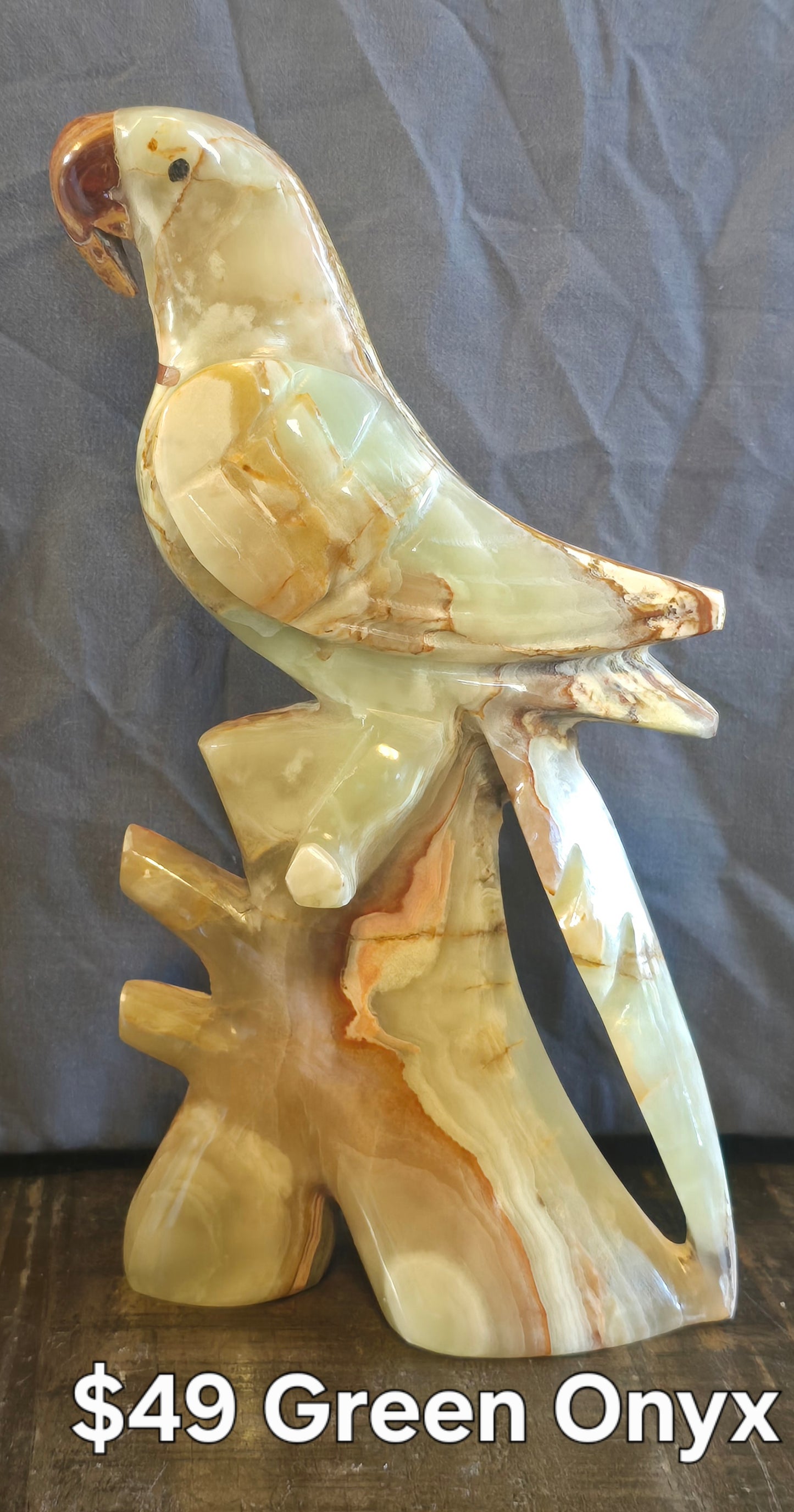 S0257 Green Onyx Parrot