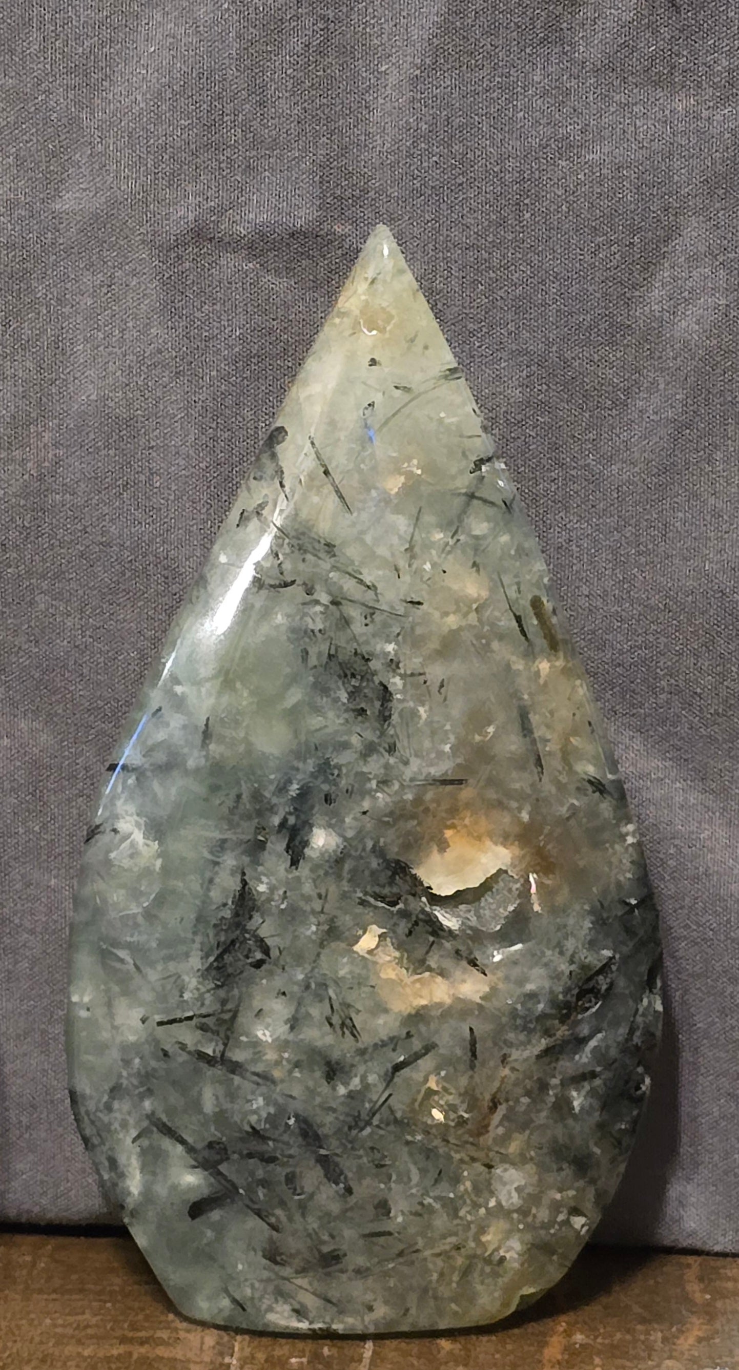 S0005 Prehnite Teardrop