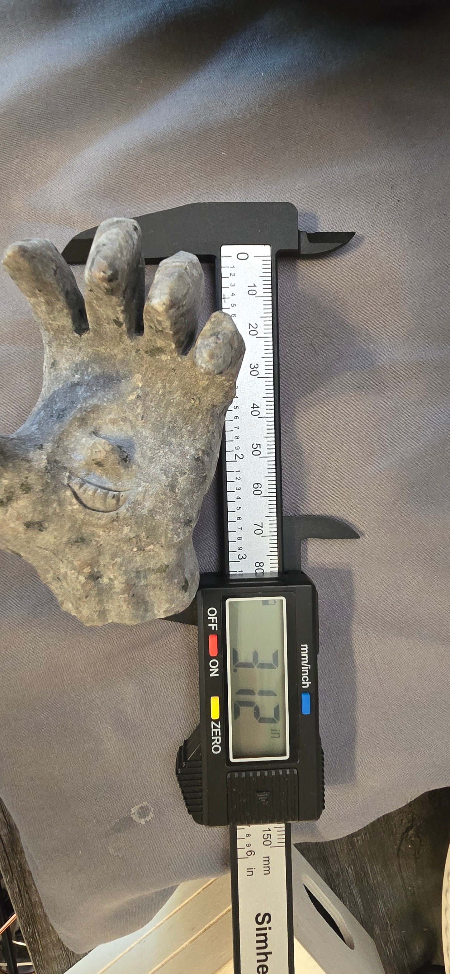 Yooperlite Hand with Mouth