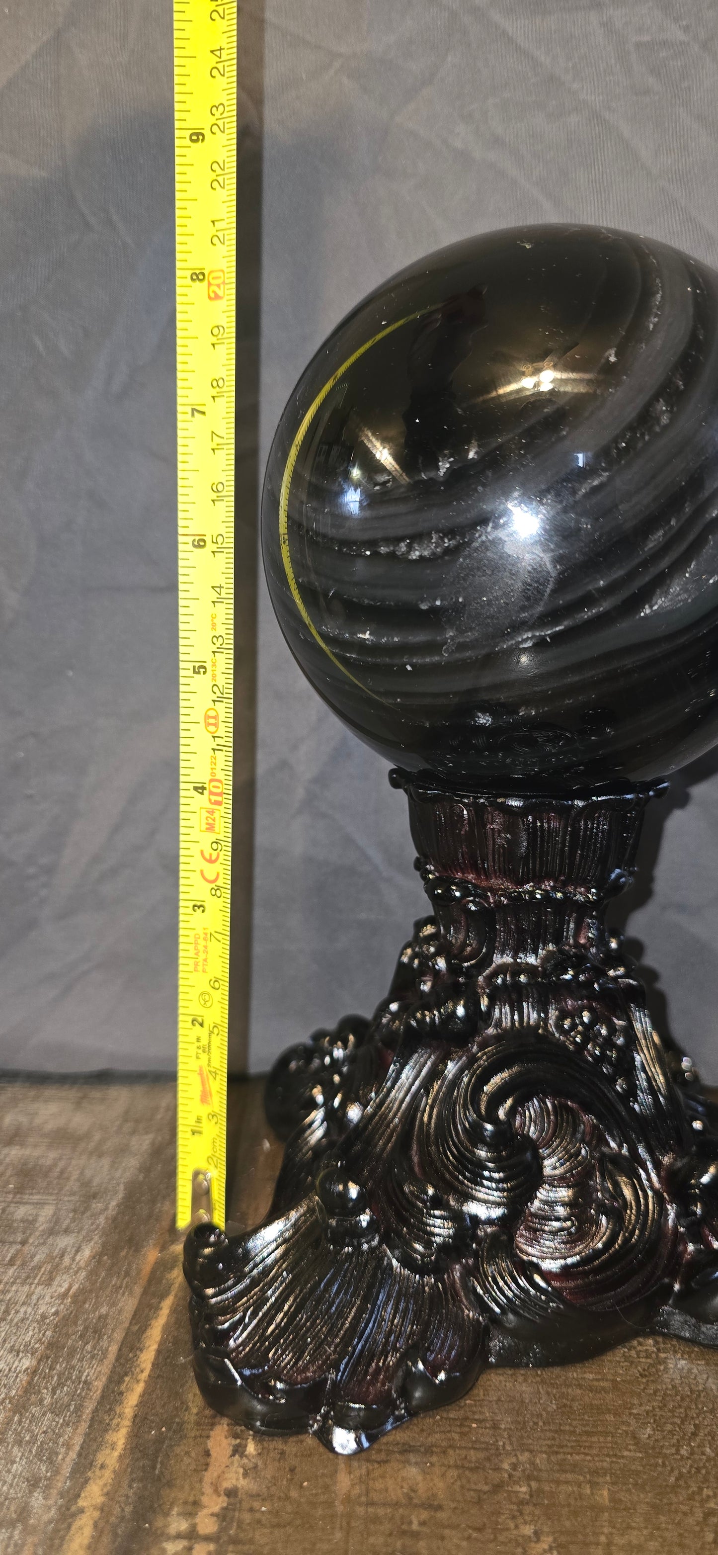 S0075 Resin Wave Sphere Holder