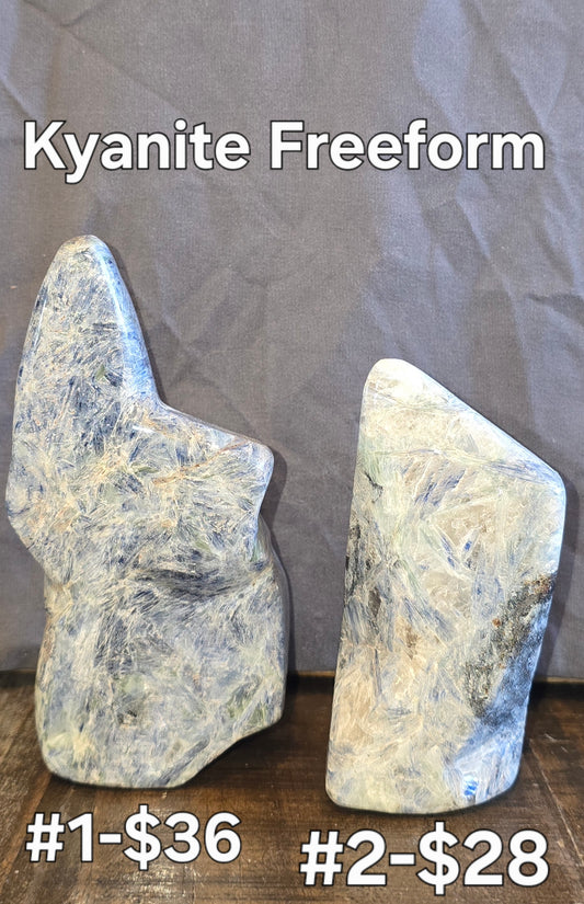 S0269 Kyanite Freeform