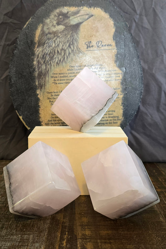 S0168 Smokey Pink Mangano Calcite Floating Cube