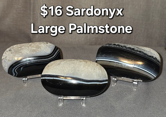 Black & White Sardonyx Palmstone
