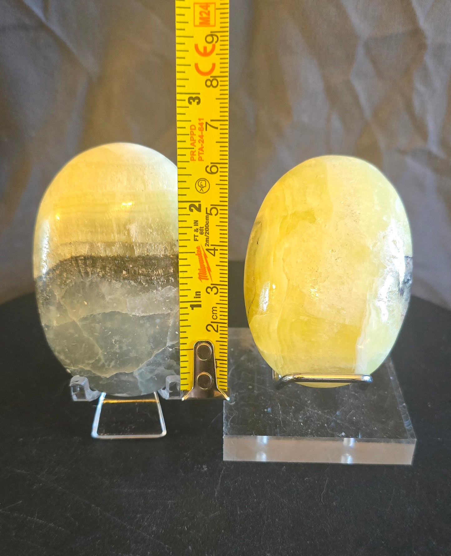 S0249 Brucite Palmstone