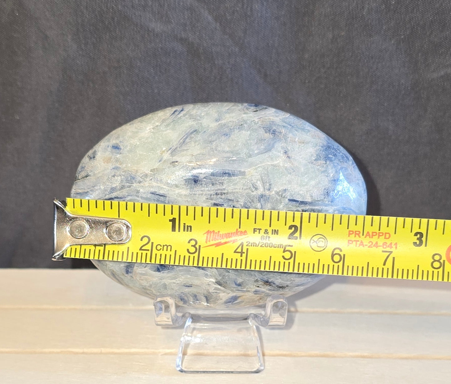 S0271 Kyanite Palmstone